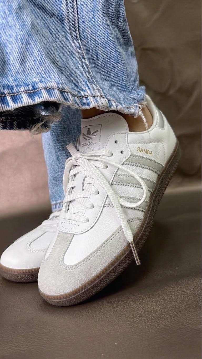 Retro sneakers 01